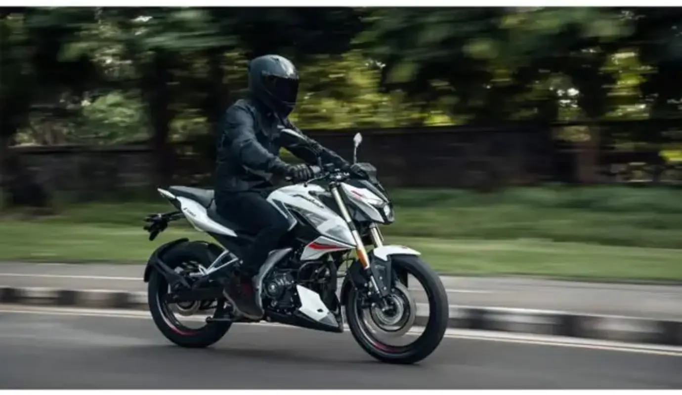 Bajaj Pulsar N160