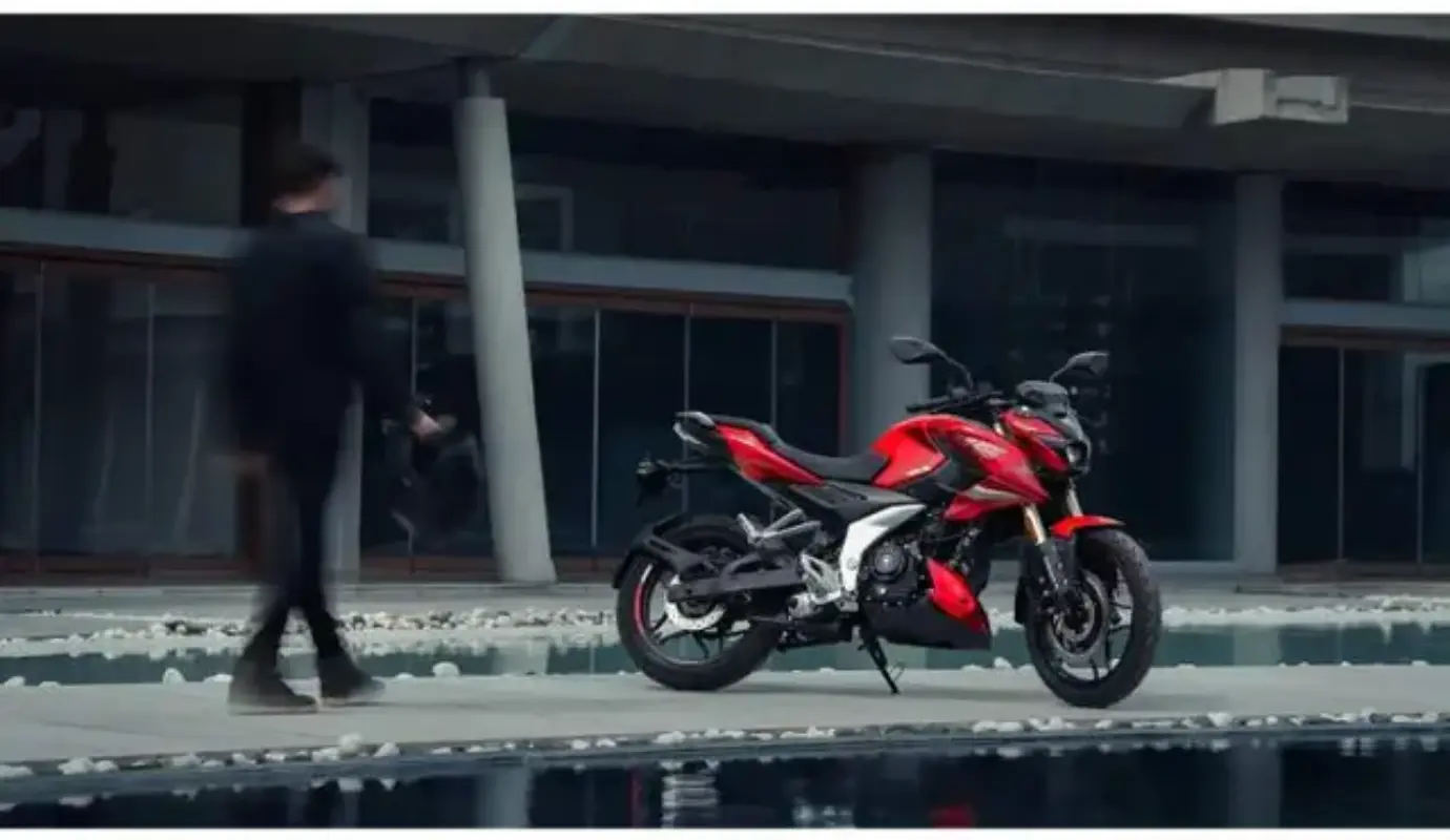 Bajaj Pulsar N160