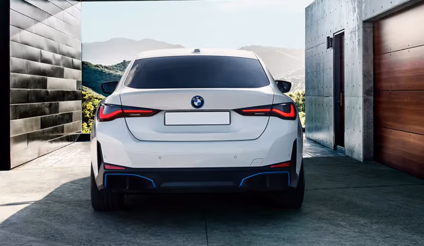 BMW i4