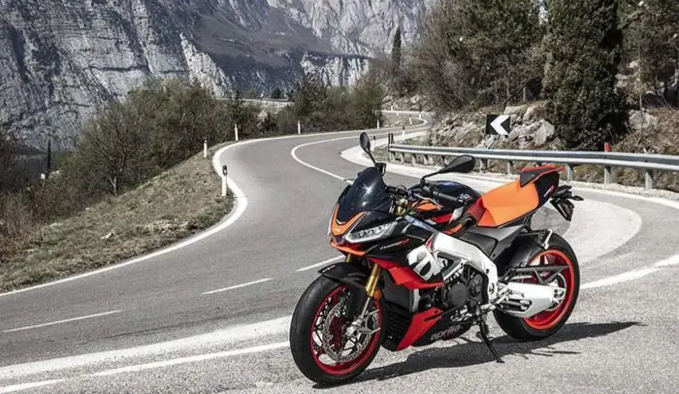 Aprilia Tuono V4