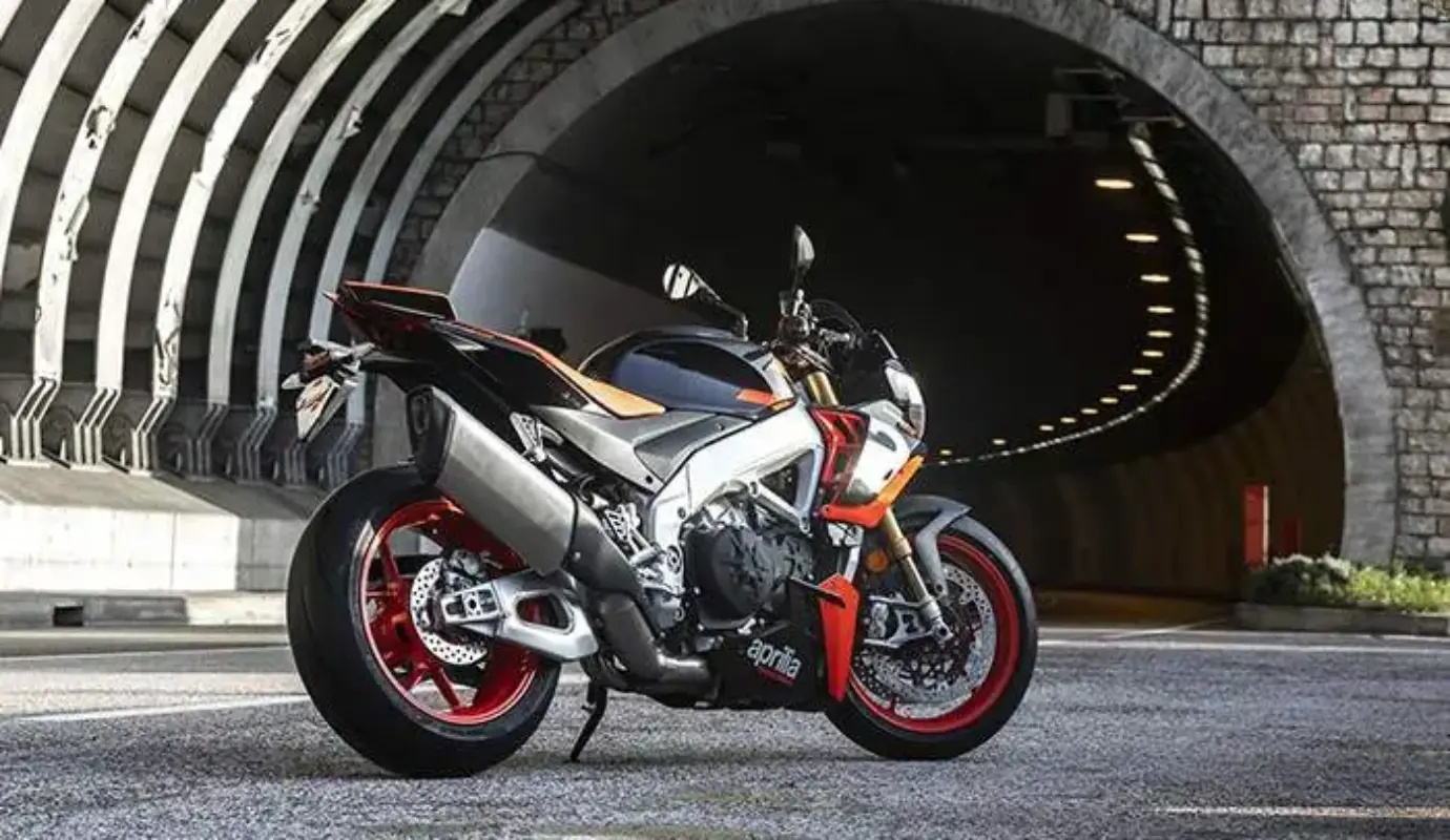 Aprilia Tuono V4