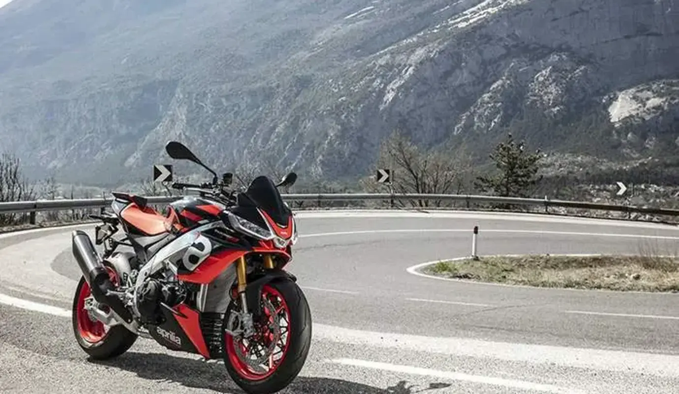 Aprilia Tuono V4