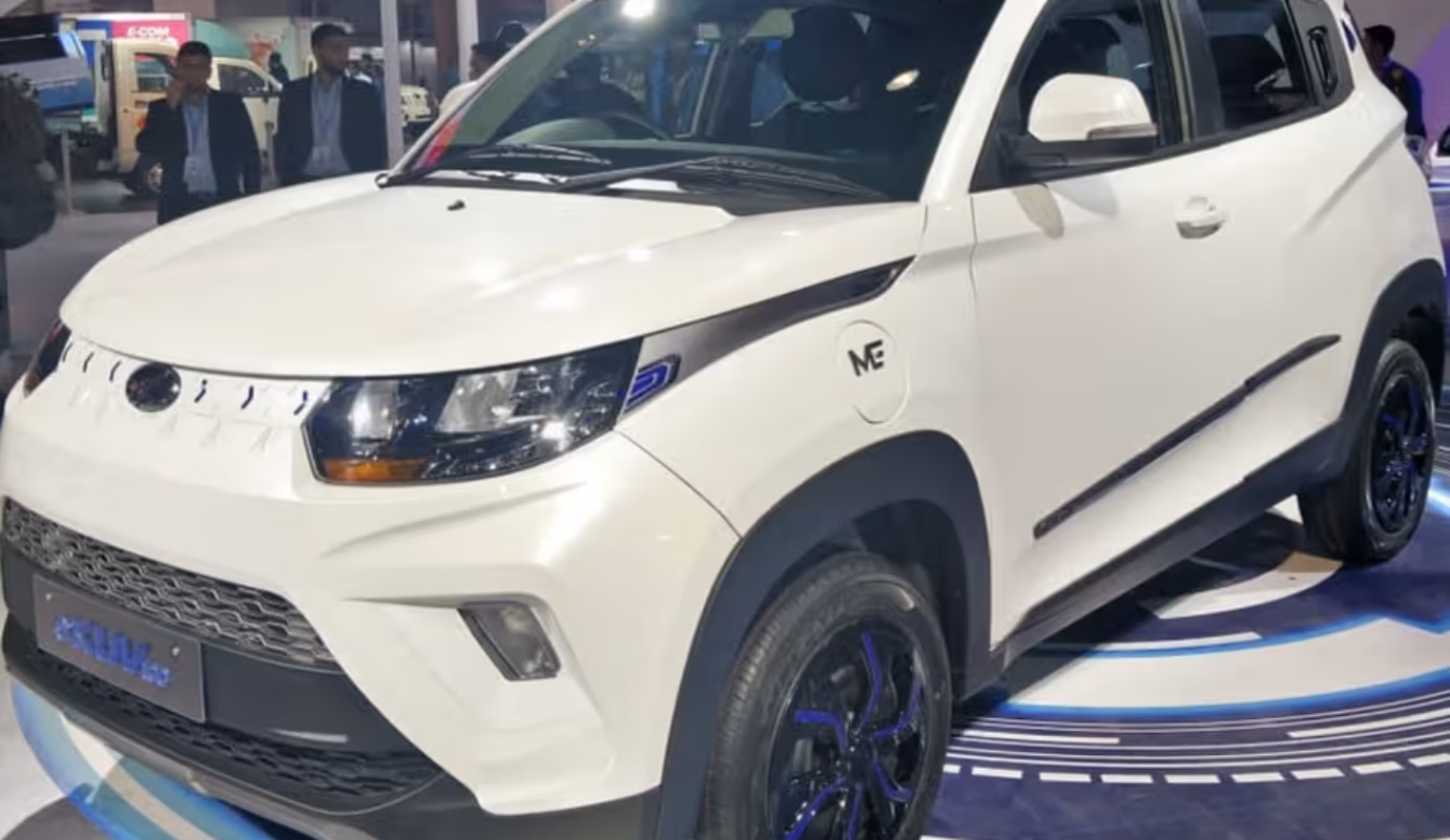 Mahindra eKUV100