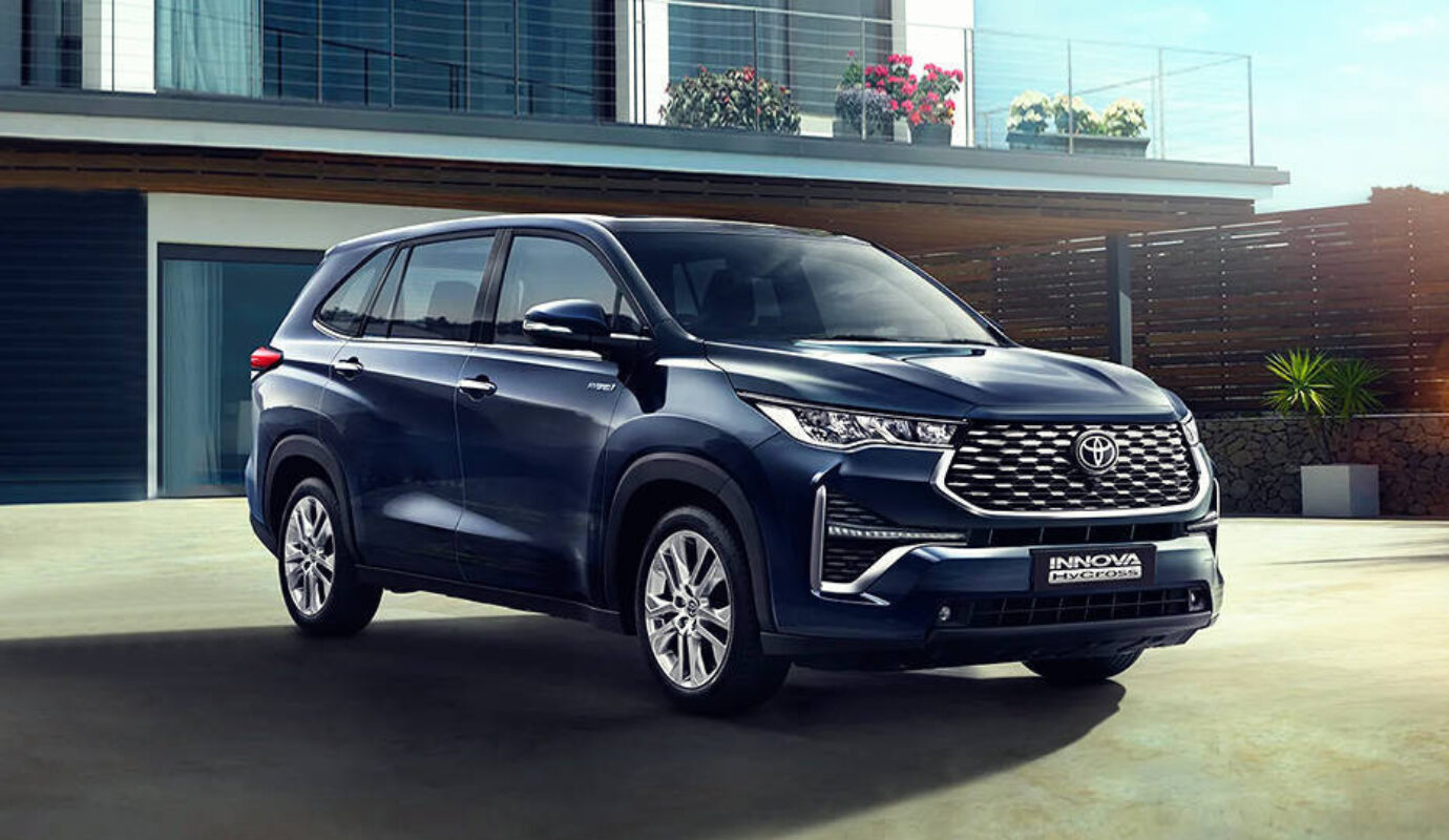 Toyota Innova Hycross